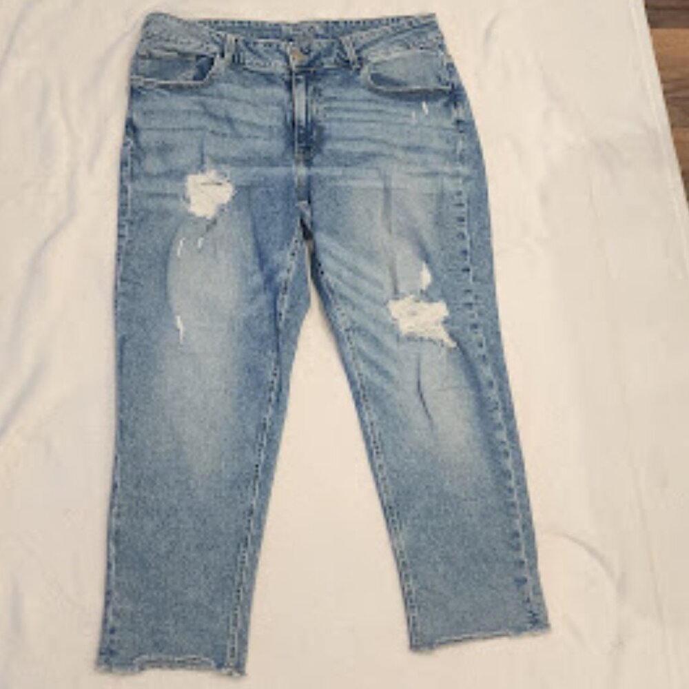 Maurices Mid-Rise blue jean ankle pants.  Size 18W